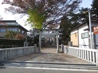 三ツ石神社(岩手県)