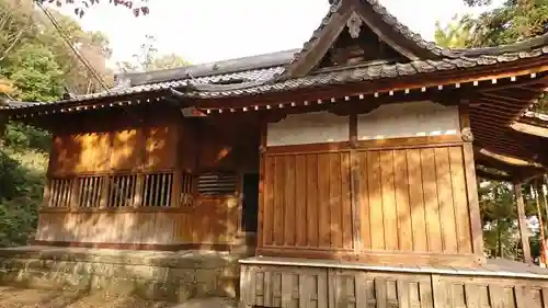 三柱神社(駒場町)の本殿