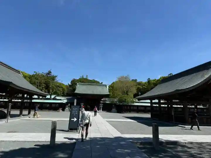 宗像大社の{uncategorized: "未分類", other: "その他", undefined: "問題あり", building: "その他建物", grave: "お墓", sacred_gate: "鳥居", guardian: "狛犬", statue: "像", buddha: "仏像", history: "歴史", nature: "自然", garden: "庭園", animal: "動物", pagoda: "塔", temizu: "手水舎", mountain_gate: "山門・神門", sanctuary: "本殿・本堂", subordinate: "末社・摂社", art: "芸術", scenery: "景色", jizo: "地蔵", ema: "絵馬", goshuin: "御朱印", omikuji: "おみくじ", items: "授与品その他", amulet: "お守り", goshuincho: "御朱印帳", eats: "食事", festival: "お祭り", votive_dance: "神楽", shichigosan: "七五三参", wedding: "結婚式", experience: "体験その他", initially: "初詣", around: "周辺", anti_infection: "感染症対策"}