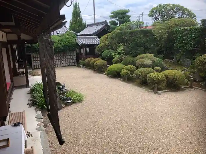 金剛寺の庭園