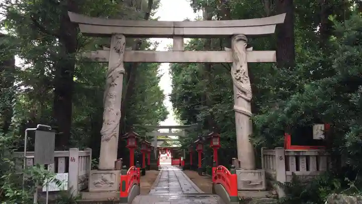 馬橋稲荷神社の鳥居