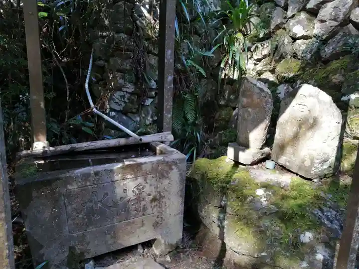 弘誓寺の手水舎