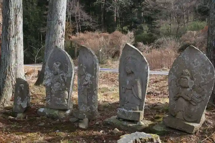 滝見不動堂の仏像