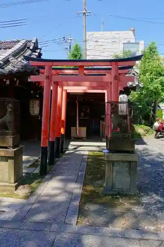 下御霊神社の末社