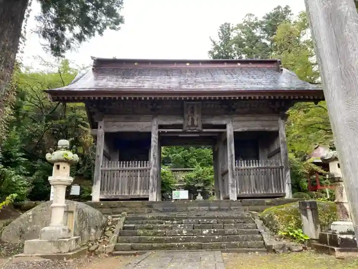 鳥海山大物忌神社蕨岡口ノ宮の山門・神門