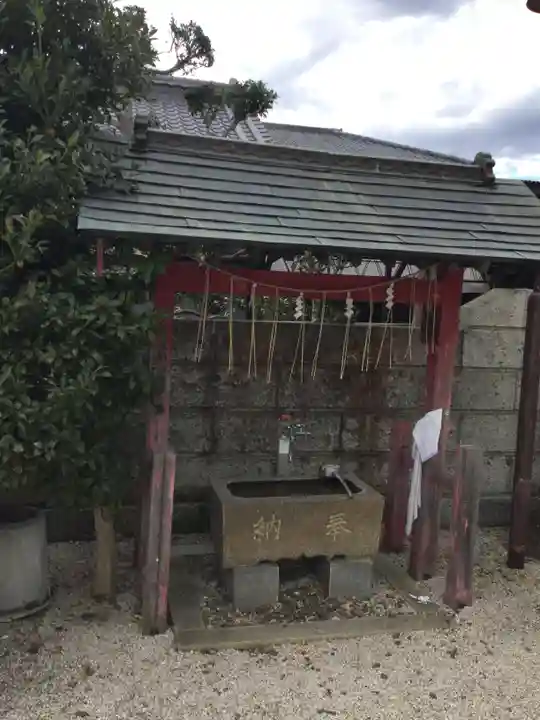 稲荷神社の手水舎