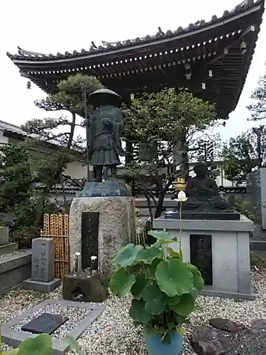 阿弥陀寺の像