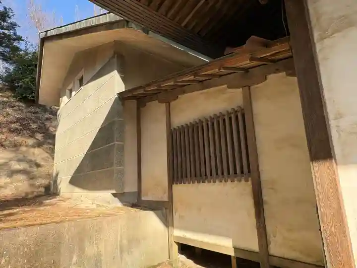 白山神社の{uncategorized: "未分類", other: "その他", undefined: "問題あり", building: "その他建物", grave: "お墓", sacred_gate: "鳥居", guardian: "狛犬", statue: "像", buddha: "仏像", history: "歴史", nature: "自然", garden: "庭園", animal: "動物", pagoda: "塔", temizu: "手水舎", mountain_gate: "山門・神門", sanctuary: "本殿・本堂", subordinate: "末社・摂社", art: "芸術", scenery: "景色", jizo: "地蔵", ema: "絵馬", goshuin: "御朱印", omikuji: "おみくじ", items: "授与品その他", amulet: "お守り", goshuincho: "御朱印帳", eats: "食事", festival: "お祭り", votive_dance: "神楽", shichigosan: "七五三参", wedding: "結婚式", experience: "体験その他", initially: "初詣", around: "周辺", anti_infection: "感染症対策"}