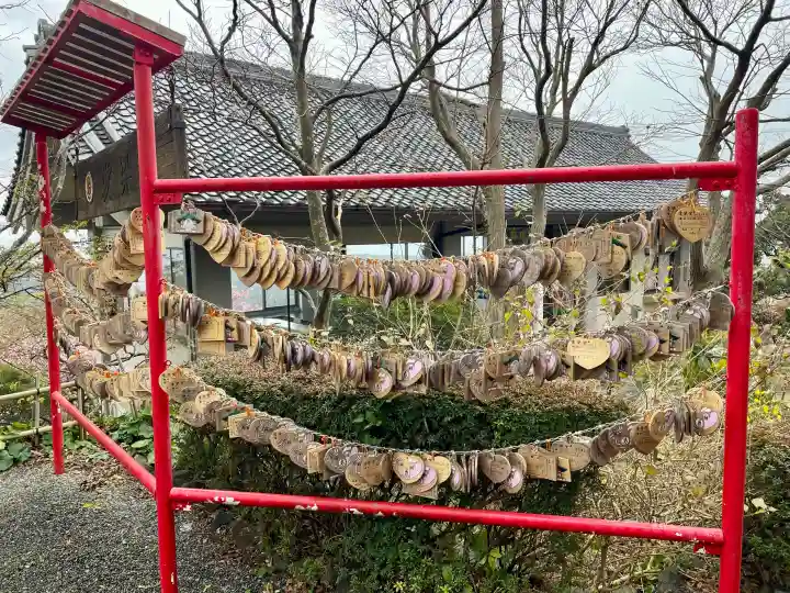 愛染明王堂の{uncategorized: "未分類", other: "その他", undefined: "問題あり", building: "その他建物", grave: "お墓", sacred_gate: "鳥居", guardian: "狛犬", statue: "像", buddha: "仏像", history: "歴史", nature: "自然", garden: "庭園", animal: "動物", pagoda: "塔", temizu: "手水舎", mountain_gate: "山門・神門", sanctuary: "本殿・本堂", subordinate: "末社・摂社", art: "芸術", scenery: "景色", jizo: "地蔵", ema: "絵馬", goshuin: "御朱印", omikuji: "おみくじ", items: "授与品その他", amulet: "お守り", goshuincho: "御朱印帳", eats: "食事", festival: "お祭り", votive_dance: "神楽", shichigosan: "七五三参", wedding: "結婚式", experience: "体験その他", initially: "初詣", around: "周辺", anti_infection: "感染症対策"}