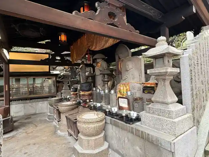 宝山寺の{uncategorized: "未分類", other: "その他", undefined: "問題あり", building: "その他建物", grave: "お墓", sacred_gate: "鳥居", guardian: "狛犬", statue: "像", buddha: "仏像", history: "歴史", nature: "自然", garden: "庭園", animal: "動物", pagoda: "塔", temizu: "手水舎", mountain_gate: "山門・神門", sanctuary: "本殿・本堂", subordinate: "末社・摂社", art: "芸術", scenery: "景色", jizo: "地蔵", ema: "絵馬", goshuin: "御朱印", omikuji: "おみくじ", items: "授与品その他", amulet: "お守り", goshuincho: "御朱印帳", eats: "食事", festival: "お祭り", votive_dance: "神楽", shichigosan: "七五三参", wedding: "結婚式", experience: "体験その他", initially: "初詣", around: "周辺", anti_infection: "感染症対策"}