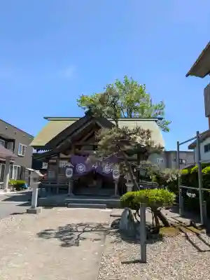 亀田龍神社の{uncategorized: "未分類", other: "その他", undefined: "問題あり", building: "その他建物", grave: "お墓", sacred_gate: "鳥居", guardian: "狛犬", statue: "像", buddha: "仏像", history: "歴史", nature: "自然", garden: "庭園", animal: "動物", pagoda: "塔", temizu: "手水舎", mountain_gate: "山門・神門", sanctuary: "本殿・本堂", subordinate: "末社・摂社", art: "芸術", scenery: "景色", jizo: "地蔵", ema: "絵馬", goshuin: "御朱印", omikuji: "おみくじ", items: "授与品その他", amulet: "お守り", goshuincho: "御朱印帳", eats: "食事", festival: "お祭り", votive_dance: "神楽", shichigosan: "七五三参", wedding: "結婚式", experience: "体験その他", initially: "初詣", around: "周辺", anti_infection: "感染症対策"}