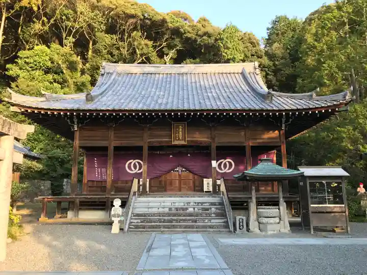 繁多寺の本殿・本堂