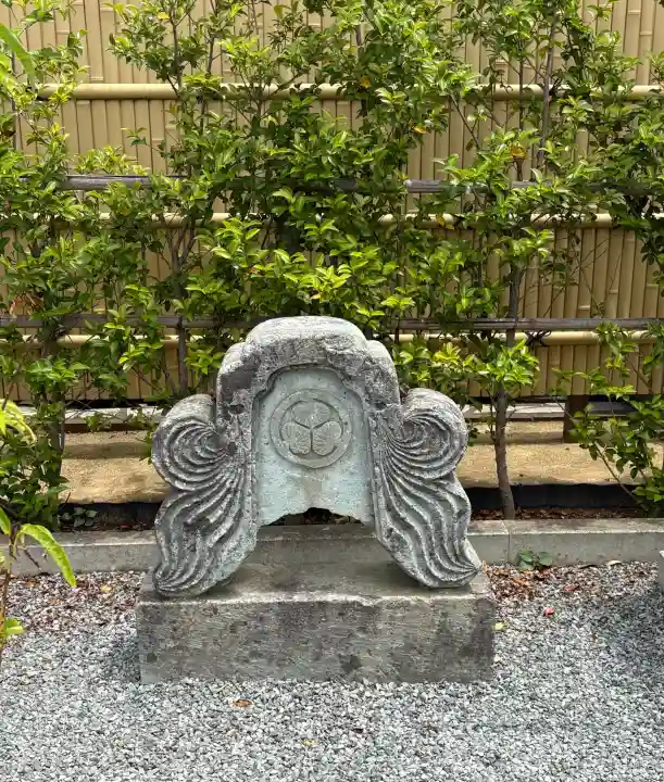 總社 和田八幡宮の{uncategorized: "未分類", other: "その他", undefined: "問題あり", building: "その他建物", grave: "お墓", sacred_gate: "鳥居", guardian: "狛犬", statue: "像", buddha: "仏像", history: "歴史", nature: "自然", garden: "庭園", animal: "動物", pagoda: "塔", temizu: "手水舎", mountain_gate: "山門・神門", sanctuary: "本殿・本堂", subordinate: "末社・摂社", art: "芸術", scenery: "景色", jizo: "地蔵", ema: "絵馬", goshuin: "御朱印", omikuji: "おみくじ", items: "授与品その他", amulet: "お守り", goshuincho: "御朱印帳", eats: "食事", festival: "お祭り", votive_dance: "神楽", shichigosan: "七五三参", wedding: "結婚式", experience: "体験その他", initially: "初詣", around: "周辺", anti_infection: "感染症対策"}