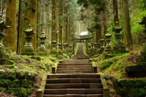 上色見熊野座神社の建物その他