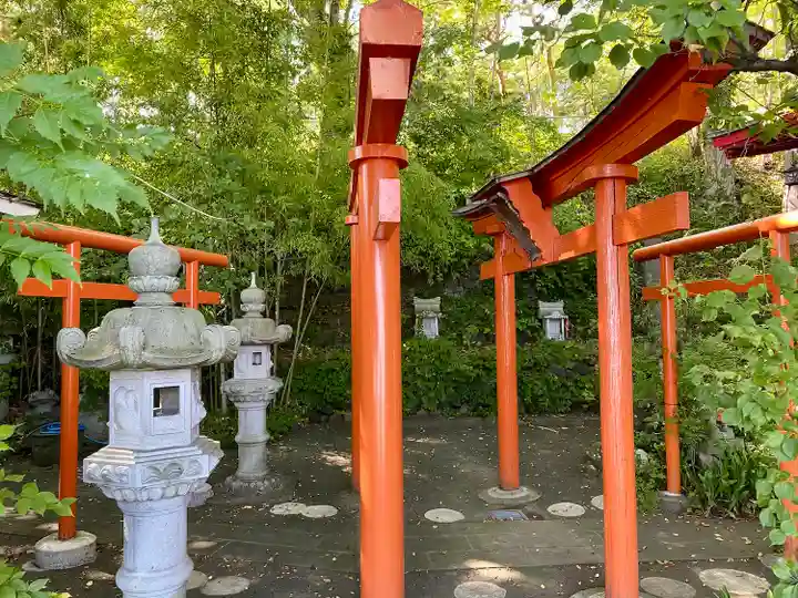 福生稲荷社の鳥居