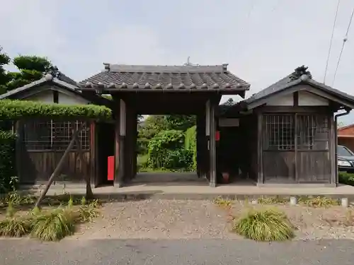 甘露寺の山門