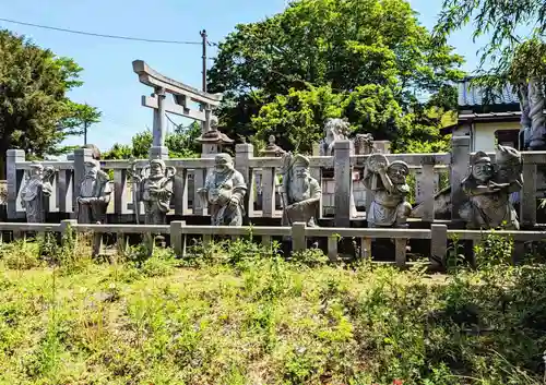 天王神社の像