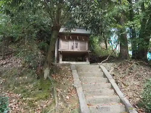 敢國神社の末社