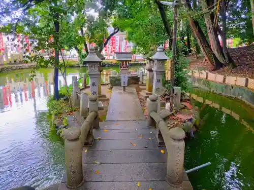 白山神社（二子町）の末社・摂社