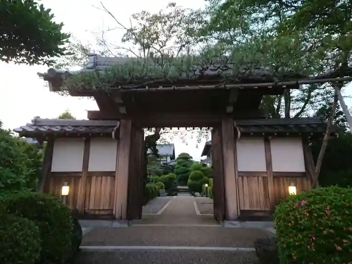 禅原寺の山門・神門