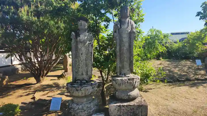 円通寺の{uncategorized: "未分類", other: "その他", undefined: "問題あり", building: "その他建物", grave: "お墓", sacred_gate: "鳥居", guardian: "狛犬", statue: "像", buddha: "仏像", history: "歴史", nature: "自然", garden: "庭園", animal: "動物", pagoda: "塔", temizu: "手水舎", mountain_gate: "山門・神門", sanctuary: "本殿・本堂", subordinate: "末社・摂社", art: "芸術", scenery: "景色", jizo: "地蔵", ema: "絵馬", goshuin: "御朱印", omikuji: "おみくじ", items: "授与品その他", amulet: "お守り", goshuincho: "御朱印帳", eats: "食事", festival: "お祭り", votive_dance: "神楽", shichigosan: "七五三参", wedding: "結婚式", experience: "体験その他", initially: "初詣", around: "周辺", anti_infection: "感染症対策"}
