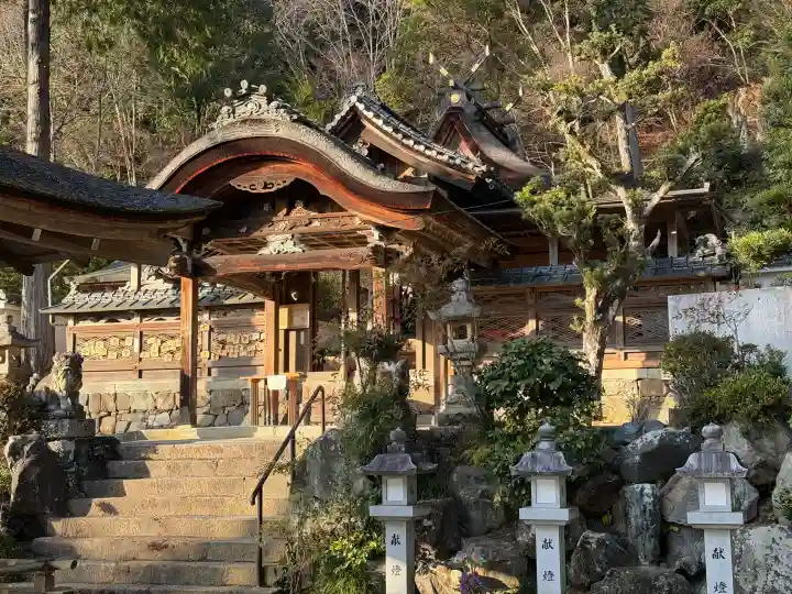 玉津岡神社の{uncategorized: "未分類", other: "その他", undefined: "問題あり", building: "その他建物", grave: "お墓", sacred_gate: "鳥居", guardian: "狛犬", statue: "像", buddha: "仏像", history: "歴史", nature: "自然", garden: "庭園", animal: "動物", pagoda: "塔", temizu: "手水舎", mountain_gate: "山門・神門", sanctuary: "本殿・本堂", subordinate: "末社・摂社", art: "芸術", scenery: "景色", jizo: "地蔵", ema: "絵馬", goshuin: "御朱印", omikuji: "おみくじ", items: "授与品その他", amulet: "お守り", goshuincho: "御朱印帳", eats: "食事", festival: "お祭り", votive_dance: "神楽", shichigosan: "七五三参", wedding: "結婚式", experience: "体験その他", initially: "初詣", around: "周辺", anti_infection: "感染症対策"}