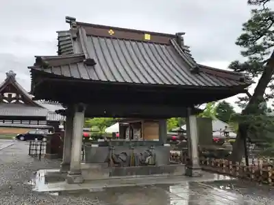 善光寺大勧進の手水舎