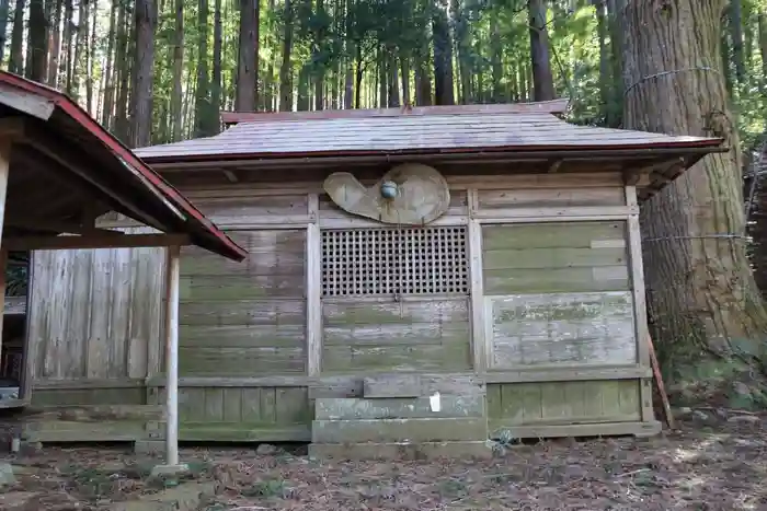 二柱神社の本殿