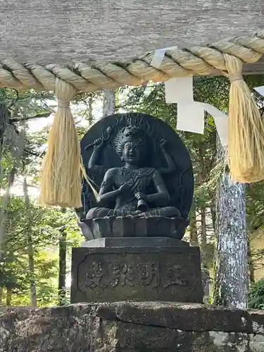 八海山神社の仏像