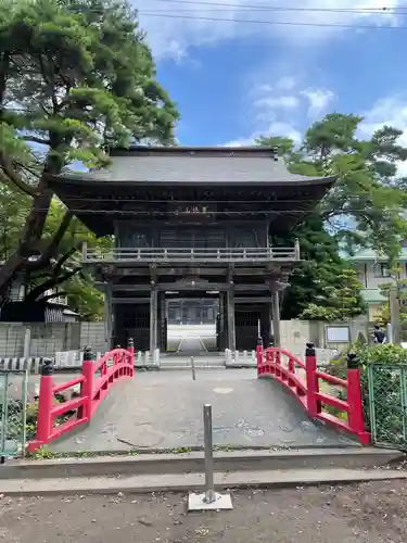 対泉院の山門