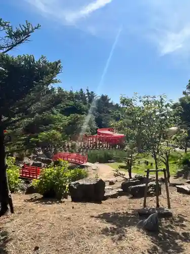 高山稲荷神社の庭園