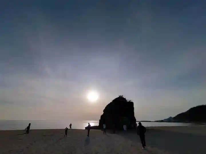 稲佐の浜 弁天島(島根県)