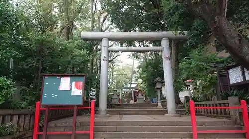 赤堤六所神社の鳥居