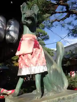 満足稲荷神社の狛犬
