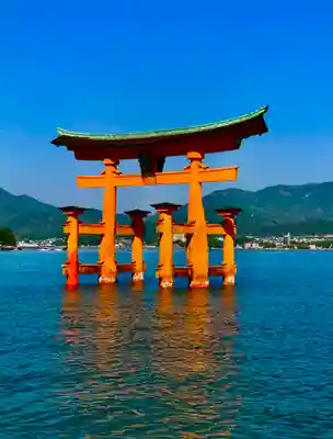 厳島神社の鳥居