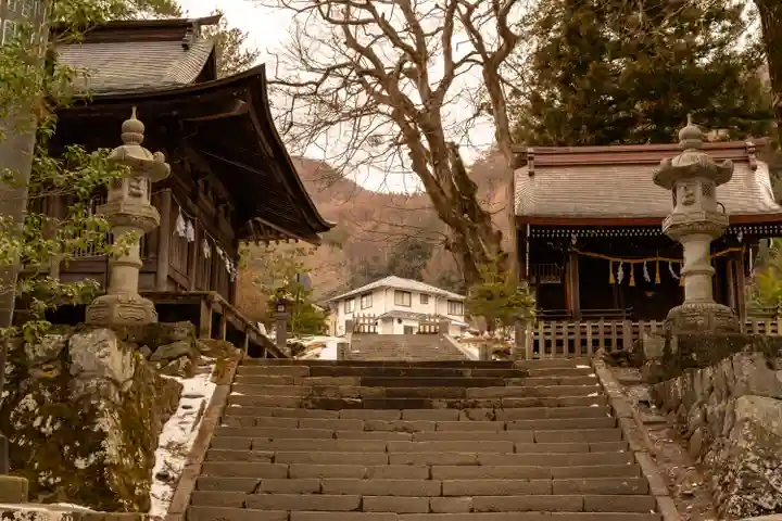 諏訪大社上社前宮(長野県)