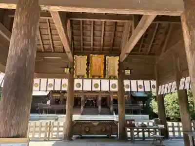 宮崎神宮の{uncategorized: "未分類", other: "その他", undefined: "問題あり", building: "その他建物", grave: "お墓", sacred_gate: "鳥居", guardian: "狛犬", statue: "像", buddha: "仏像", history: "歴史", nature: "自然", garden: "庭園", animal: "動物", pagoda: "塔", temizu: "手水舎", mountain_gate: "山門・神門", sanctuary: "本殿・本堂", subordinate: "末社・摂社", art: "芸術", scenery: "景色", jizo: "地蔵", ema: "絵馬", goshuin: "御朱印", omikuji: "おみくじ", items: "授与品その他", amulet: "お守り", goshuincho: "御朱印帳", eats: "食事", festival: "お祭り", votive_dance: "神楽", shichigosan: "七五三参", wedding: "結婚式", experience: "体験その他", initially: "初詣", around: "周辺", anti_infection: "感染症対策"}