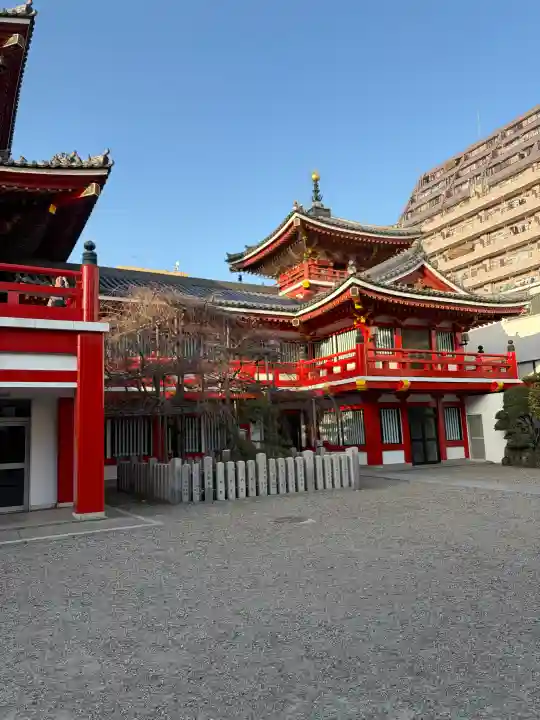 大須観音 (北野山真福寺宝生院)の{uncategorized: "未分類", other: "その他", undefined: "問題あり", building: "その他建物", grave: "お墓", sacred_gate: "鳥居", guardian: "狛犬", statue: "像", buddha: "仏像", history: "歴史", nature: "自然", garden: "庭園", animal: "動物", pagoda: "塔", temizu: "手水舎", mountain_gate: "山門・神門", sanctuary: "本殿・本堂", subordinate: "末社・摂社", art: "芸術", scenery: "景色", jizo: "地蔵", ema: "絵馬", goshuin: "御朱印", omikuji: "おみくじ", items: "授与品その他", amulet: "お守り", goshuincho: "御朱印帳", eats: "食事", festival: "お祭り", votive_dance: "神楽", shichigosan: "七五三参", wedding: "結婚式", experience: "体験その他", initially: "初詣", around: "周辺", anti_infection: "感染症対策"}