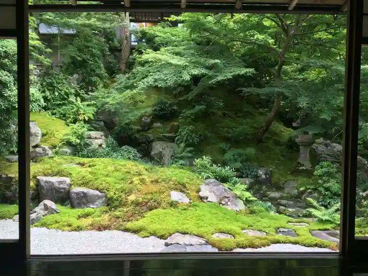 光明寺瑠璃光院の周辺