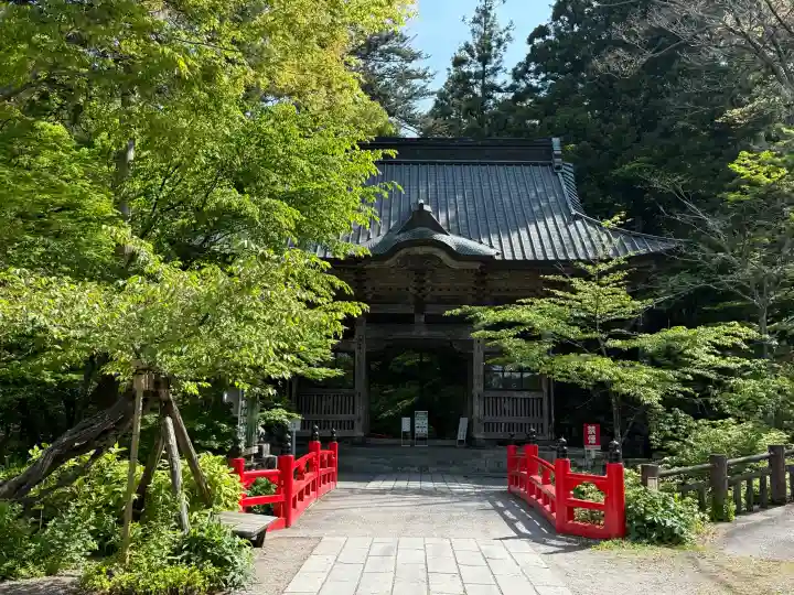 榛名神社の{uncategorized: "未分類", other: "その他", undefined: "問題あり", building: "その他建物", grave: "お墓", sacred_gate: "鳥居", guardian: "狛犬", statue: "像", buddha: "仏像", history: "歴史", nature: "自然", garden: "庭園", animal: "動物", pagoda: "塔", temizu: "手水舎", mountain_gate: "山門・神門", sanctuary: "本殿・本堂", subordinate: "末社・摂社", art: "芸術", scenery: "景色", jizo: "地蔵", ema: "絵馬", goshuin: "御朱印", omikuji: "おみくじ", items: "授与品その他", amulet: "お守り", goshuincho: "御朱印帳", eats: "食事", festival: "お祭り", votive_dance: "神楽", shichigosan: "七五三参", wedding: "結婚式", experience: "体験その他", initially: "初詣", around: "周辺", anti_infection: "感染症対策"}