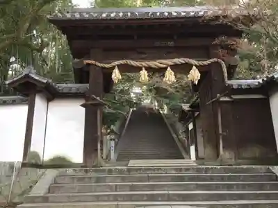 東雲神社の山門・神門