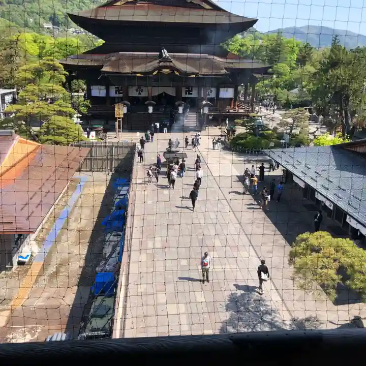 善光寺の{uncategorized: "未分類", other: "その他", undefined: "問題あり", building: "その他建物", grave: "お墓", sacred_gate: "鳥居", guardian: "狛犬", statue: "像", buddha: "仏像", history: "歴史", nature: "自然", garden: "庭園", animal: "動物", pagoda: "塔", temizu: "手水舎", mountain_gate: "山門・神門", sanctuary: "本殿・本堂", subordinate: "末社・摂社", art: "芸術", scenery: "景色", jizo: "地蔵", ema: "絵馬", goshuin: "御朱印", omikuji: "おみくじ", items: "授与品その他", amulet: "お守り", goshuincho: "御朱印帳", eats: "食事", festival: "お祭り", votive_dance: "神楽", shichigosan: "七五三参", wedding: "結婚式", experience: "体験その他", initially: "初詣", around: "周辺", anti_infection: "感染症対策"}