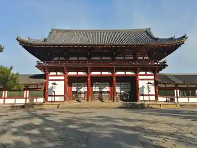 東大寺 法華堂(三月堂)の山門・神門