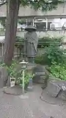 東本願寺の像