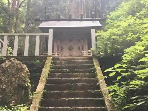 御岩神社の建物その他