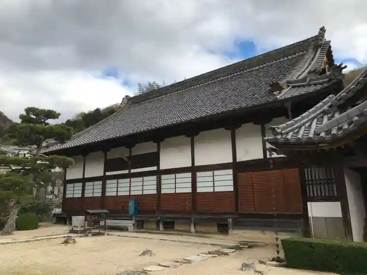 頼久寺の本殿・本堂