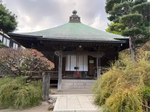 極楽寺（霊鷲山感應院極楽律寺）の本殿・本堂