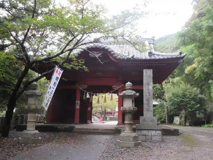 那古寺の山門・神門