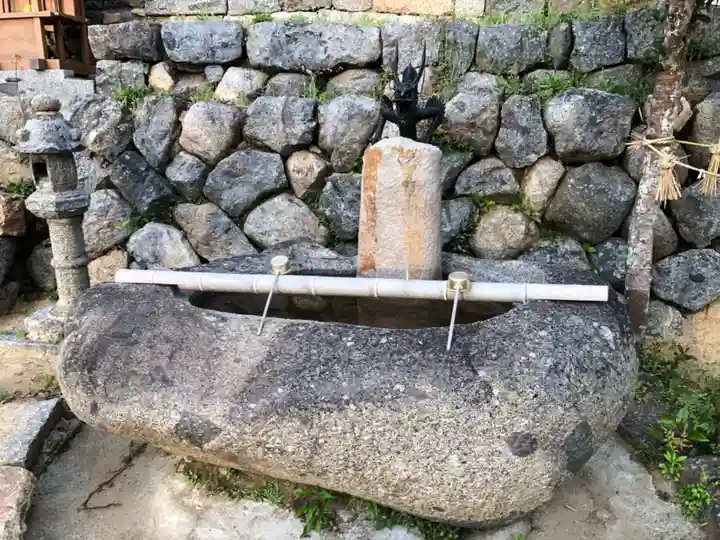 忍坂坐生根神社の手水舎