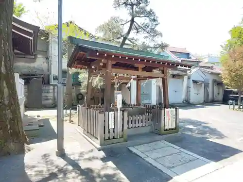 鎧神社の手水舎
